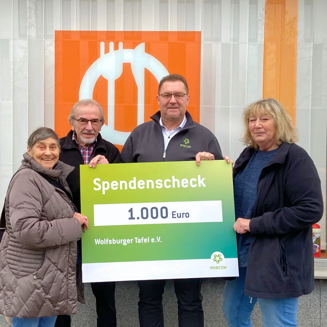 Foto der Spendenübergabe: WOBCOM spendet 1000 Euro an Wolfsburger Tafel e.V. / Foto: WOBCOM GmbH